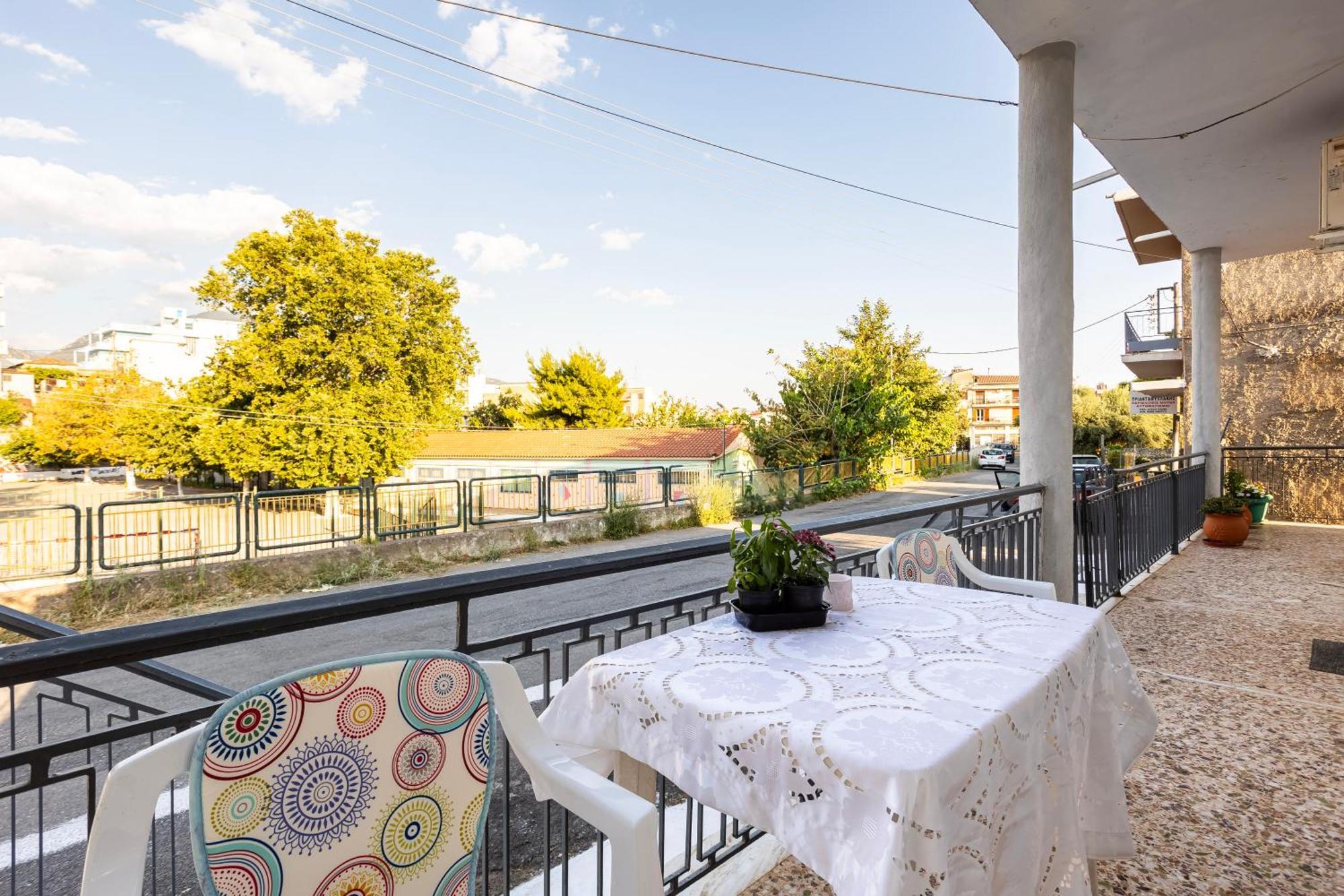 Kalamata'S Sunny Retreat Near The Historic Center Zewnętrze zdjęcie